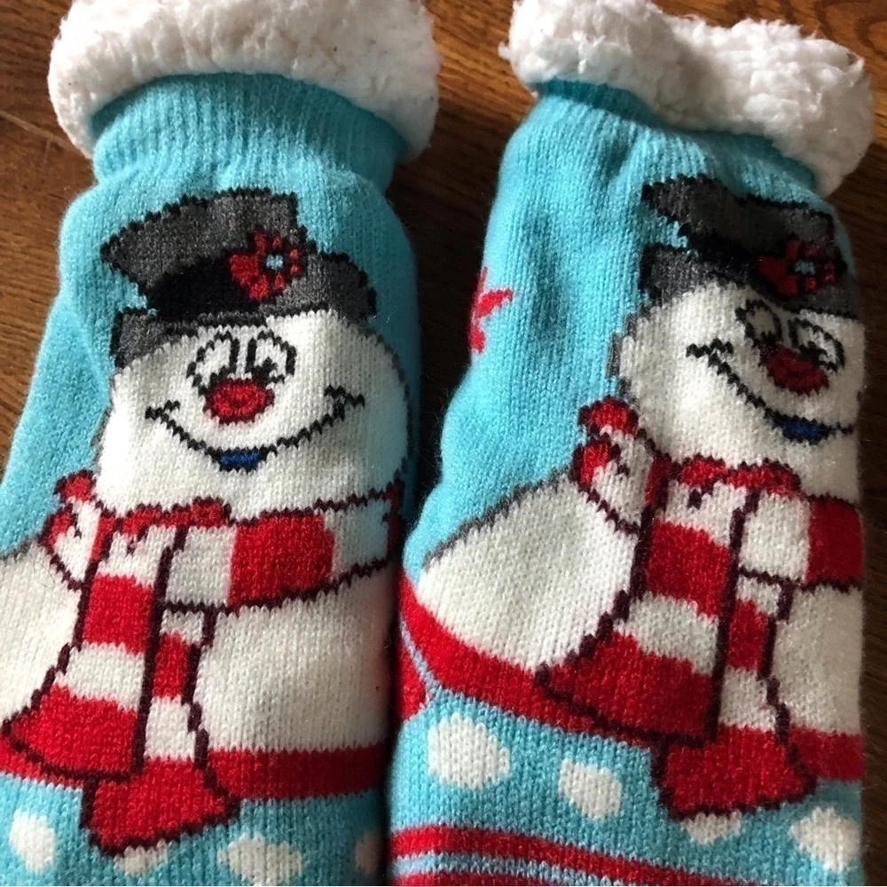 NWOT Frosty the Snowman fluffy sherpa lined socks with non- slip bottoms